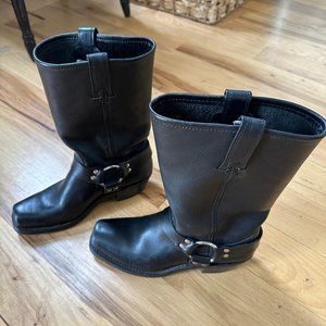 Frye Boots - 10 W